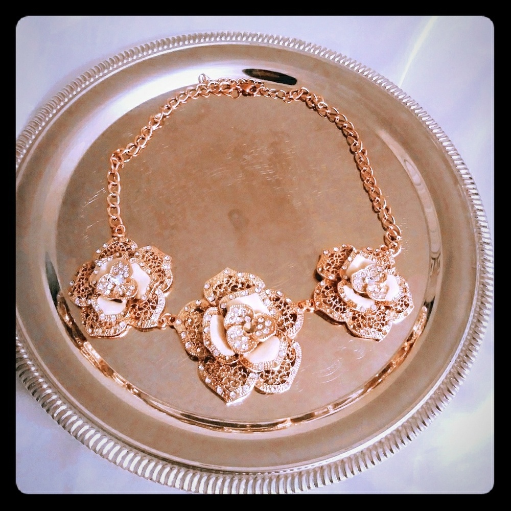 Flower necklace